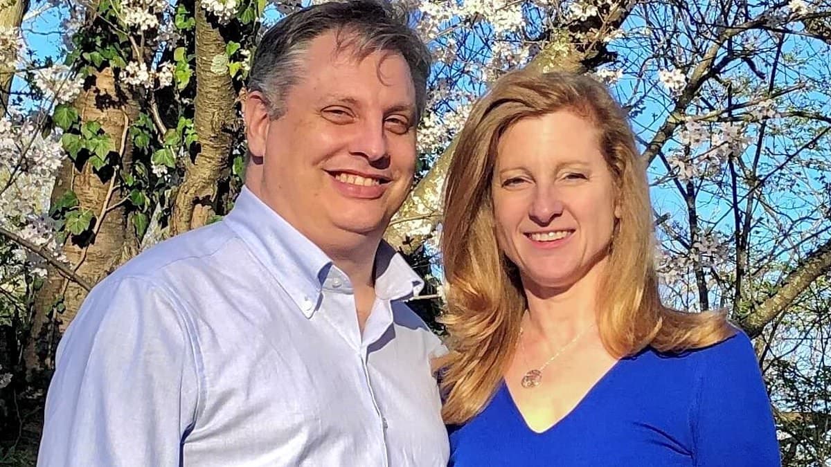 Billionaire's wife back in court battling hedge fund ex after warning him that $633m settlement he offered her was not enough