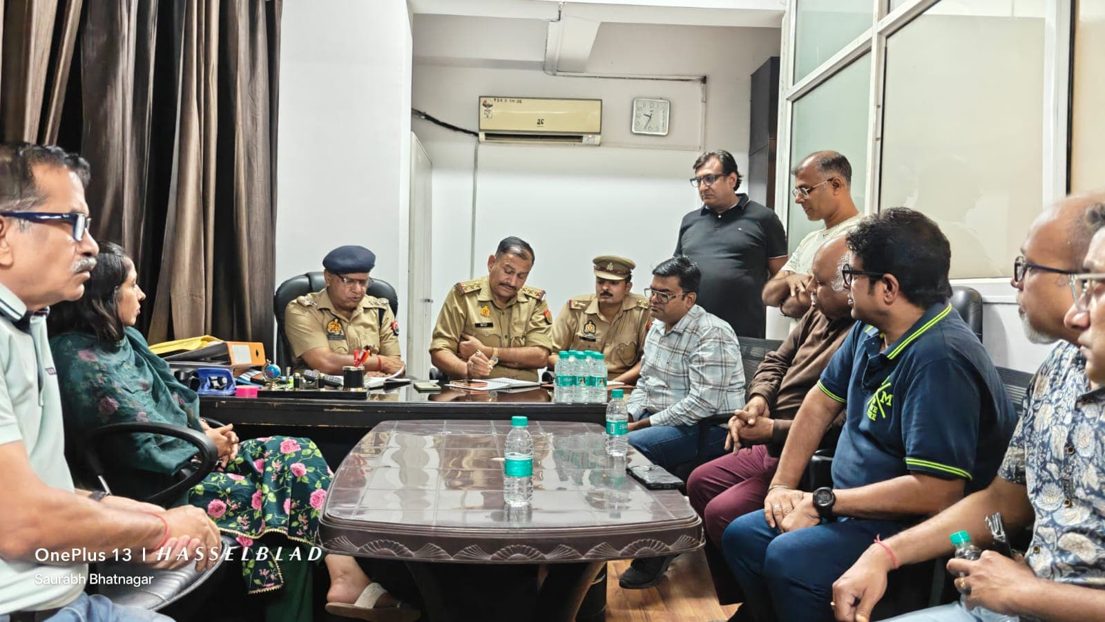 एसीपी श्री राजीव कुमार गुप्ता जी ने पुरवांचल सिल्वर सिटी-2 आरडब्ल्यूए के साथ की सुरक्षा बैठक, कई महत्वपूर्ण मुद्दों पर हुई चर्चा