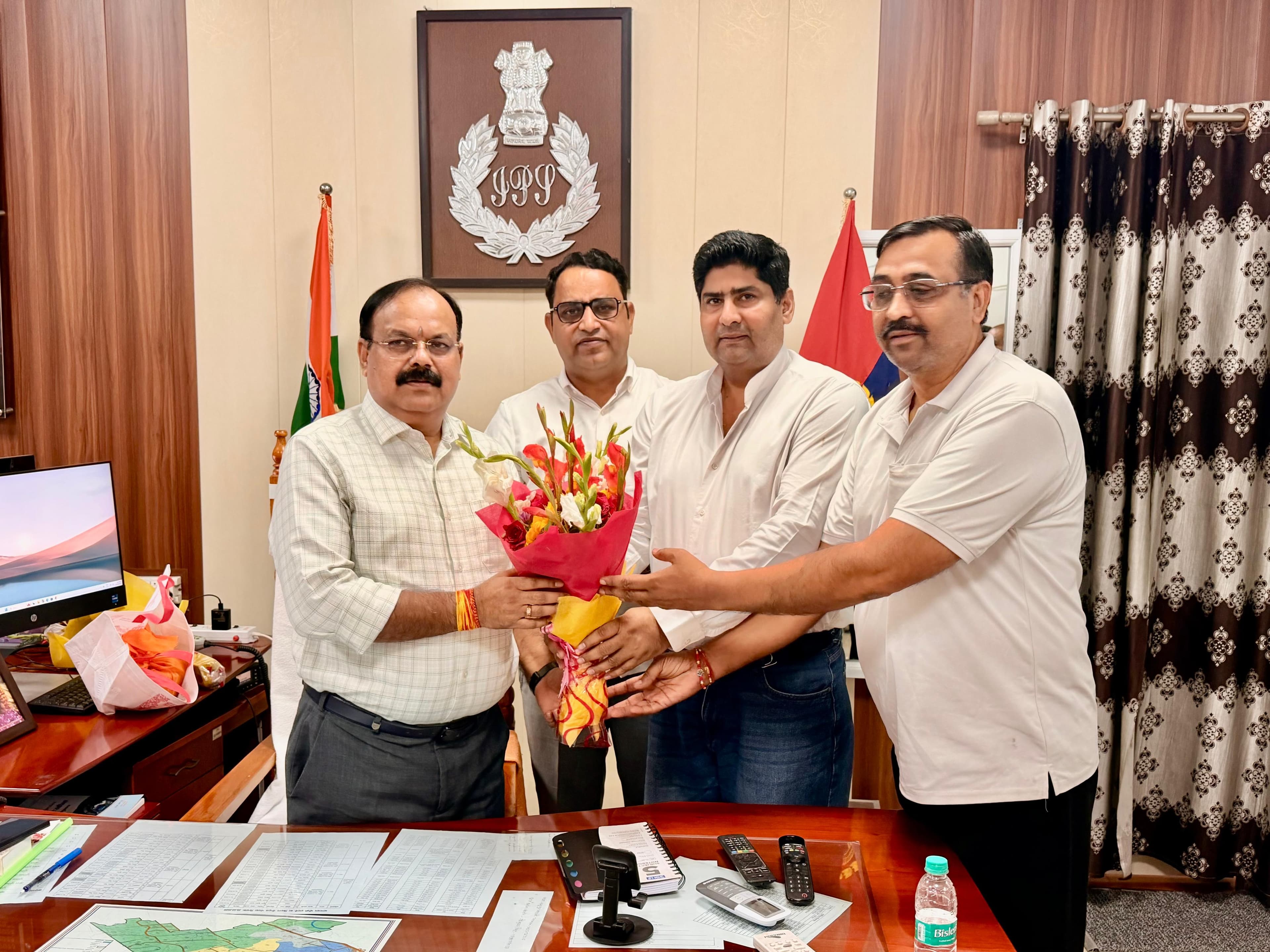 सेक्टर डेल्टा-1 की सुरक्षा व्यवस्था को लेकर RWA प्रतिनिधिमंडल ने सेंट्रल नोएडा DCP से की मुलाकात